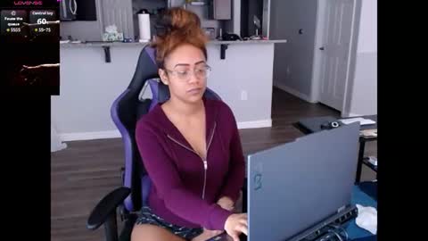 Nia Reese online show from 07-27-26, 06:48