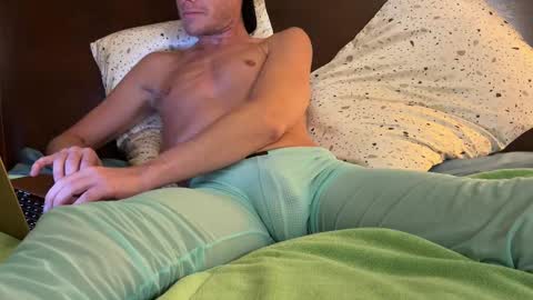 cumwatchmenut online show from 10-08-25, 11:35