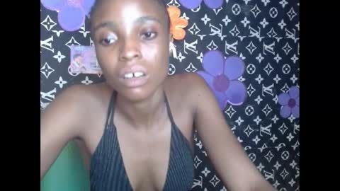 Snapshot of cupidxdoll chatting on 02-15-25, 08:11 cupidxdoll online show from 02-15-25, 08:11