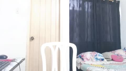 dominic and julieta... independent models online show from 01-17-26, 12:10