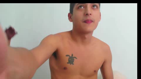 Snapshot of curiuscouplehot chatting on 12-19-24, 04:02 Pablo and emma online show from 12-19-24, 04:02