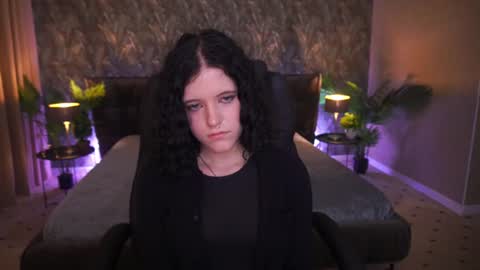 Snapshot of curly_cleo chatting on 07-27-26, 01:29 curly_cleo online show from 07-27-26, 01:29