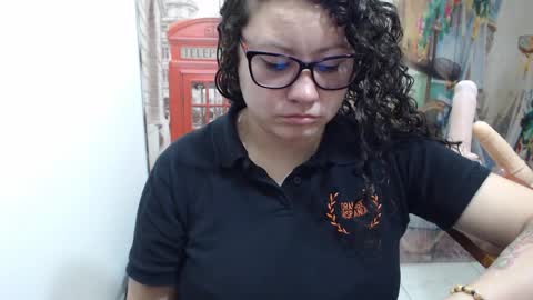 Vannesa online show from 10-22-25, 06:51