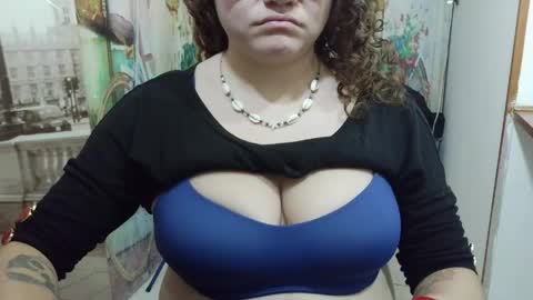 Vannesa online show from 05-20-26, 04:40
