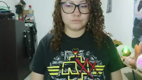 Vannesa online show from 05-26-26, 03:02