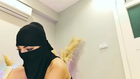 Selin online show from 12-25-24, 08:17