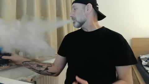 Snapshot of curman85 chatting on 12-17-24, 12:34 Curman85 online show from 12-17-24, 12:34