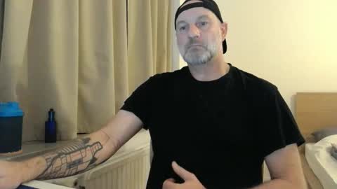 Snapshot of curman85 chatting on 10-12-25, 10:09 Curman85 online show from 10-12-25, 10:09