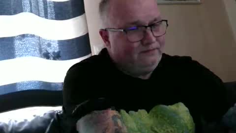 curtus14 online show from 11-15-25, 02:57