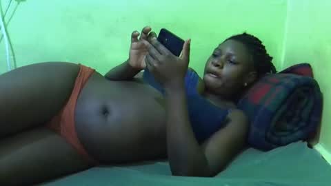 curvy_corazon1 online show from 10-19-25, 04:57