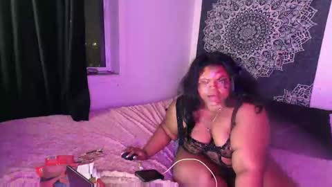 Snapshot of curvybcelinemixe chatting on 03-12-25, 01:25 Cline online show from 03-12-25, 01:25