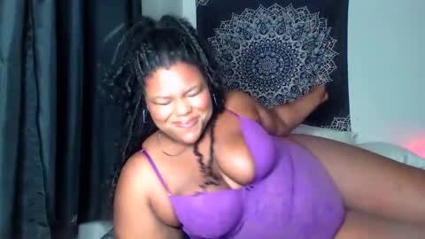 Snapshot of curvybcelinemixe chatting on 11-15-25, 03:59 Cline online show from 11-15-25, 03:59
