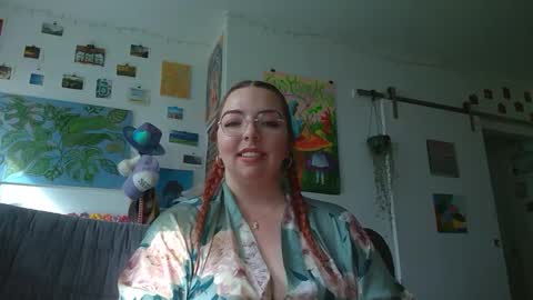 Snapshot of curvycate127 chatting on 10-09-25, 10:19 Cate online show from 10-09-25, 10:19