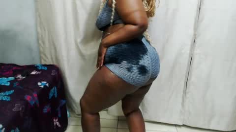 Snapshot of curvydarkfatass chatting on 07-13-26, 12:57 curvydarkfatass online show from 07-13-26, 12:57