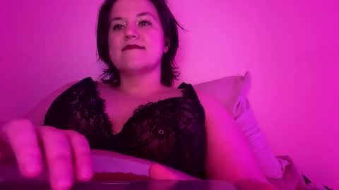 Snapshot of curvyflora chatting on 02-21-25, 05:13 CurvyFlora online show from 02-21-25, 05:13