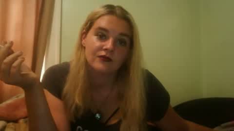 curvymom2025 online show from 10-18-25, 08:42