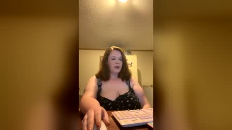 Snapshot of curvyplayday chatting on 06-23-26, 03:04 dahlia -kim online show from 06-23-26, 03:04