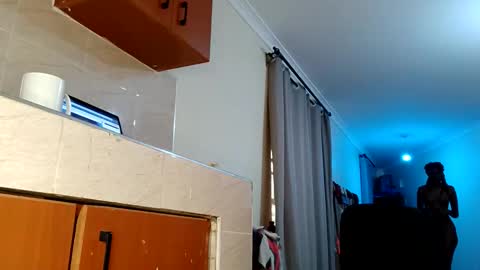 Zozo online show from 02-25-26, 01:43