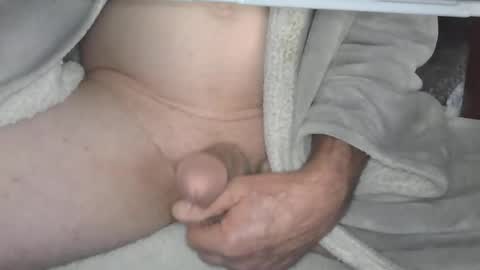 Snapshot of cut_guy64 chatting on 03-09-25, 10:19 Cut Guy online show from 03-09-25, 10:19