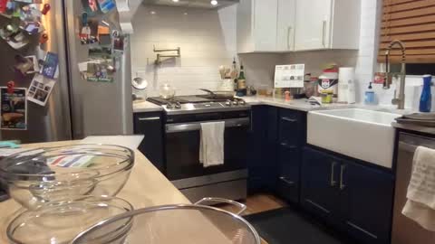 Snapshot of cutcollection chatting on 02-09-25, 03:32 CutCollection online show from 02-09-25, 03:32