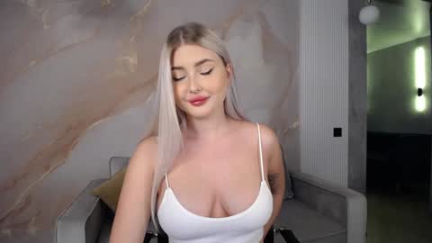 Snapshot of cute18cute chatting on 12-04-24, 08:34 Kira online show from 12-04-24, 08:34