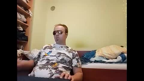 Snapshot of cute69696969 chatting on 12-25-24, 02:03 cute69696969 online show from 12-25-24, 02:03