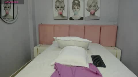 Snapshot of cute__emma chatting on 12-27-24, 01:32 online show from 12-27-24, 01:32