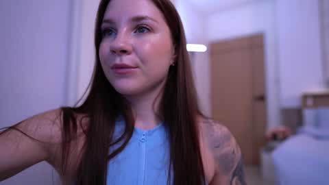 Snapshot of cute__foxy chatting on 10-01-25, 12:27 Foxy online show from 10-01-25, 12:27