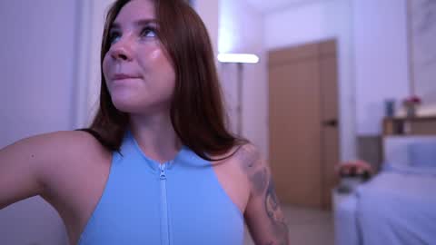 Snapshot of cute__foxy chatting on 10-14-25, 12:33 Foxy online show from 10-14-25, 12:33