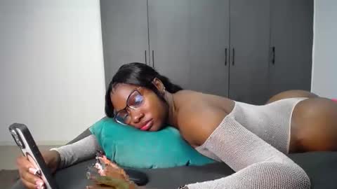 Liya online show from 05-23-26, 12:05