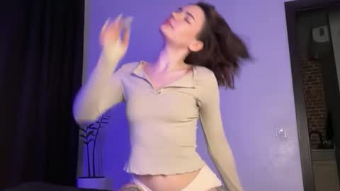 cute_bubbles online show from 04-04-26, 05:10