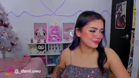Snapshot of cute_dani__ chatting on 12-24-24, 12:33 Dani  online show from 12-24-24, 12:33