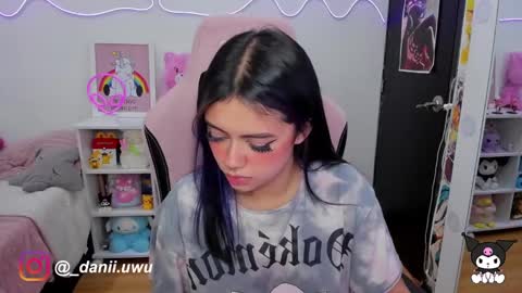 Snapshot of cute_dani__ chatting on 03-03-25, 11:33 Dani  online show from 03-03-25, 11:33