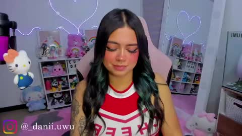 Snapshot of cute_dani__ chatting on 05-21-26, 06:53 Dani online show from 05-21-26, 06:53