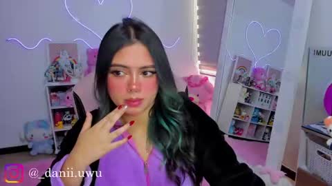 Snapshot of cute_dani__ chatting on 06-10-26, 02:49 Dani online show from 06-10-26, 02:49