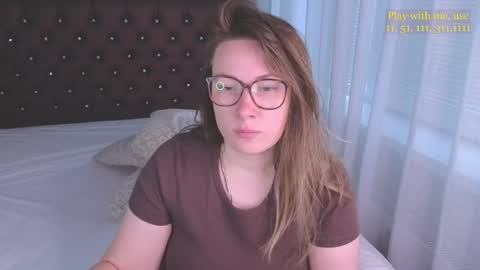 Everyday stream in the same time online show from 05-11-26, 01:22