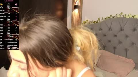 Snapshot of cute_emmma chatting on 05-11-26, 04:04 Emma online show from 05-11-26, 04:04