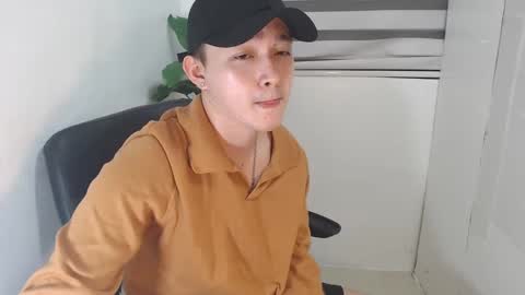 Snapshot of cute_enzo24 chatting on 12-04-24, 05:49 cute_enzo24 online show from 12-04-24, 05:49