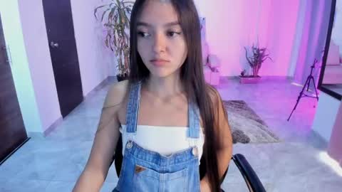 Snapshot of cute_fox_1 chatting on 05-30-26, 02:25 Bella Fox online show from 05-30-26, 02:25