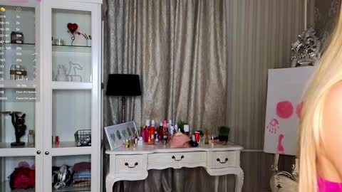 Anne online show from 10-10-25, 07:40