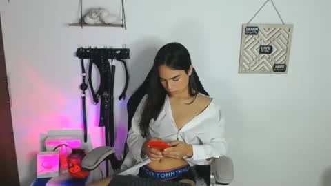 Cute horny1 online show from 01-24-25, 09:17