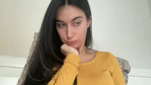 Snapshot of cute_kriss94 chatting on 10-28-25, 01:36 cute_kriss94 online show from 10-28-25, 01:36