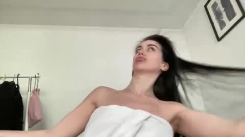 Snapshot of cute_kriss94 chatting on 05-10-26, 01:49 cute_kriss94 online show from 05-10-26, 01:49