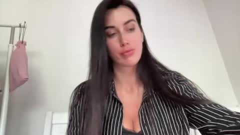 Snapshot of cute_kriss94 chatting on 07-09-26, 04:00 cute_kriss94 online show from 07-09-26, 04:00