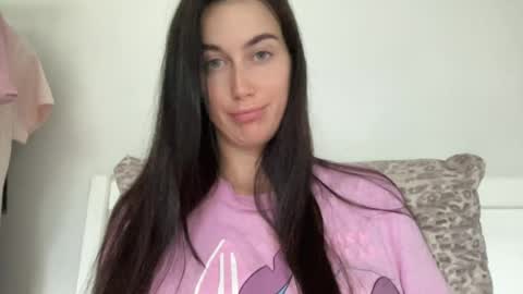 Snapshot of cute_kriss94 chatting on 07-25-26, 02:58 cute_kriss94 online show from 07-25-26, 02:58