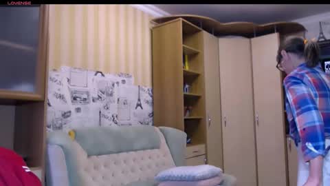 cute_lion_ online show from 03-03-26, 12:22