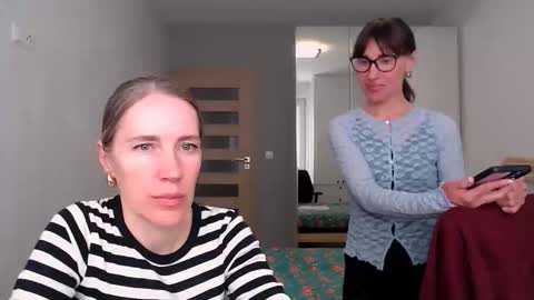 cute_lion_ online show from 04-21-26, 03:50