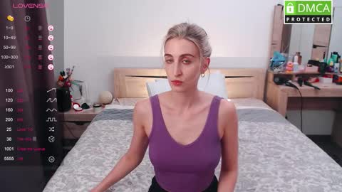 Milana online show from 12-19-25, 12:12