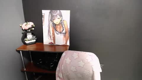 Snapshot of cute_minx chatting on 12-15-25, 07:12 Veronica online show from 12-15-25, 07:12