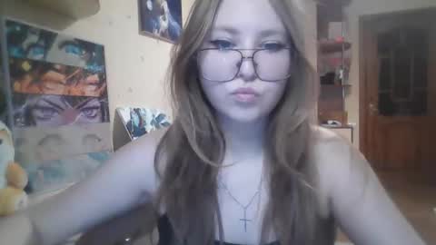 Snapshot of cute_minx chatting on 02-05-26, 07:51 Veronica online show from 02-05-26, 07:51